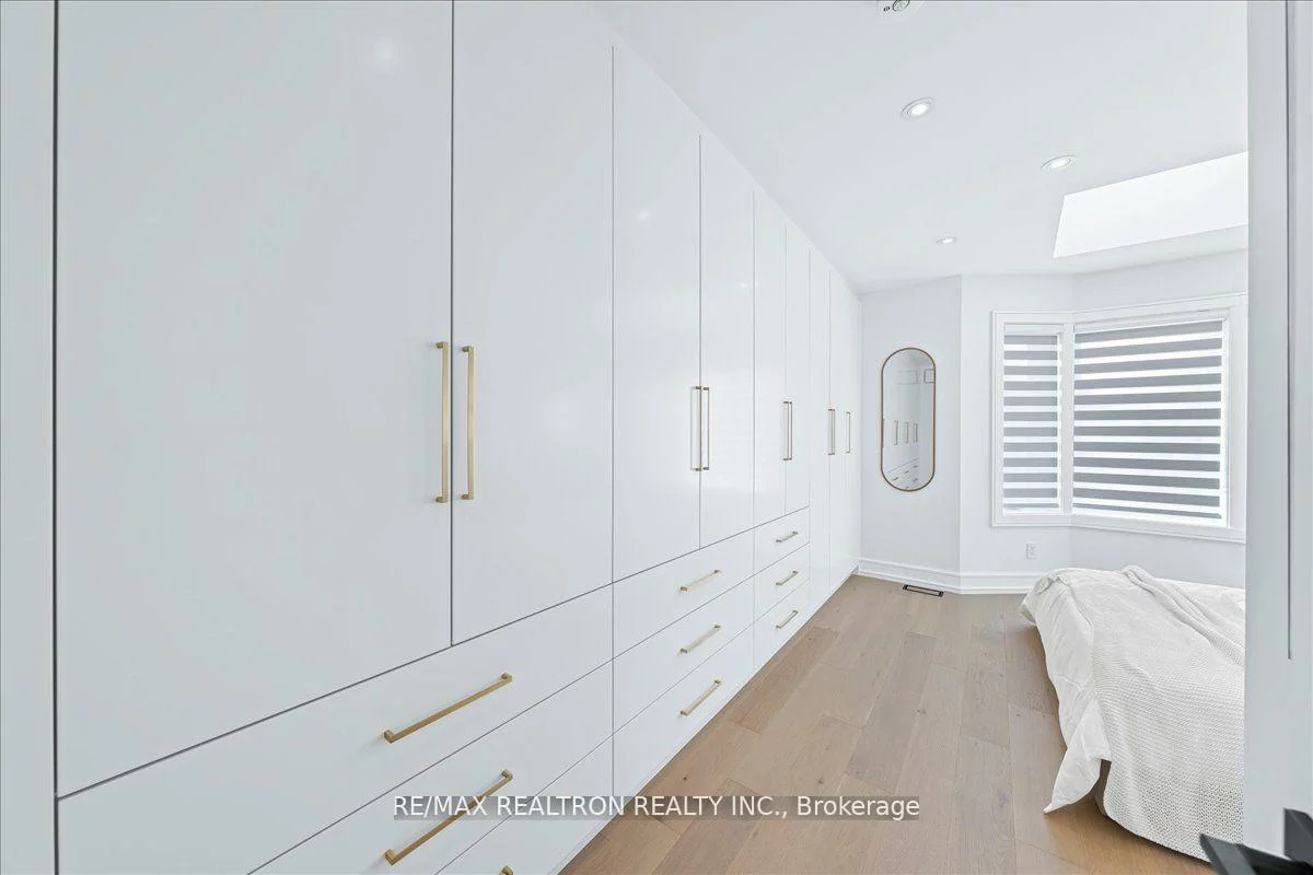 225, Christie, Annex, Toronto