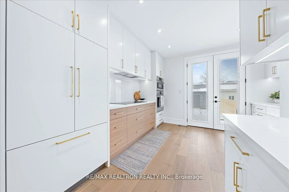 225, Christie, Annex, Toronto