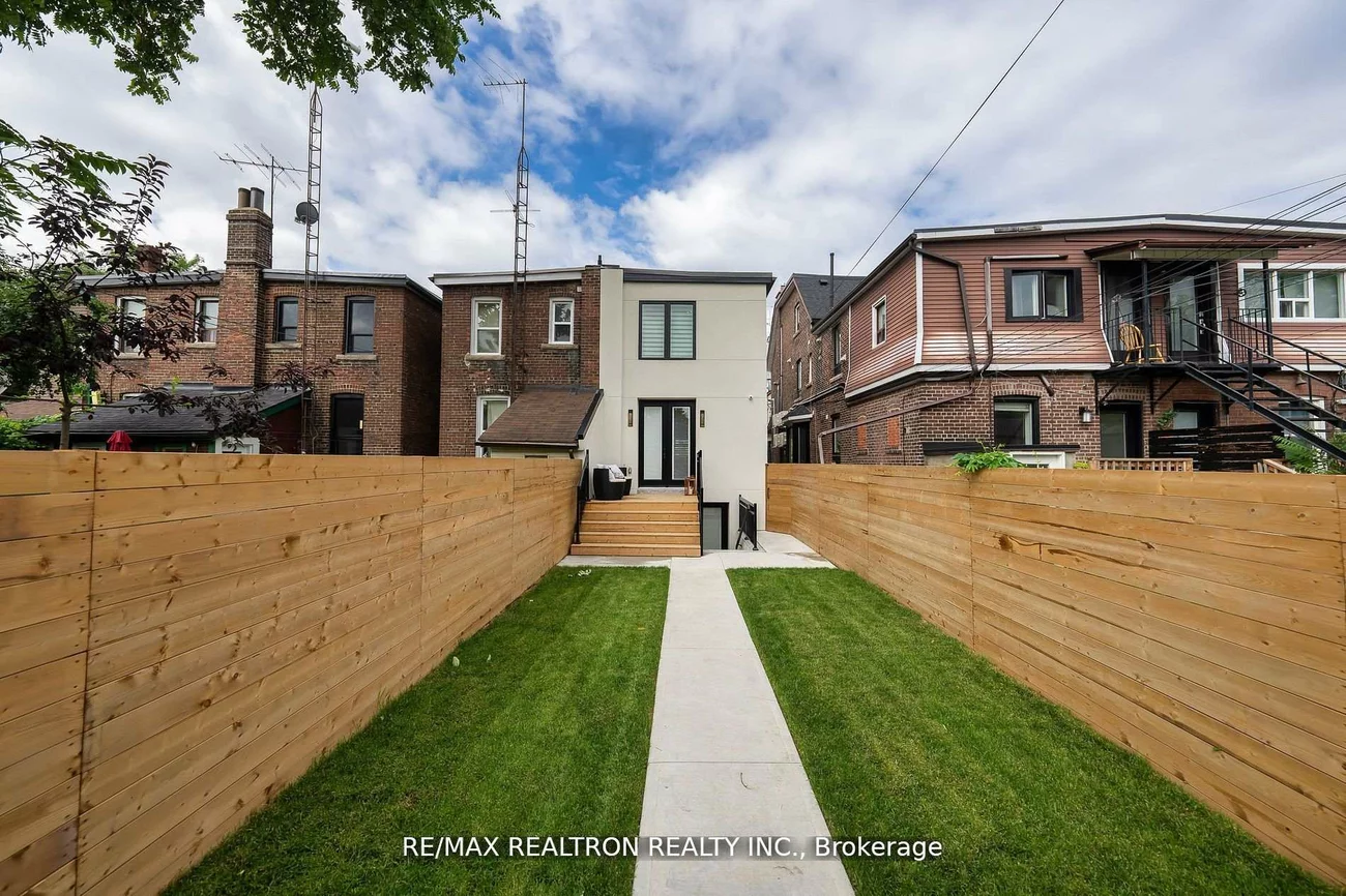 225, Christie, Annex, Toronto