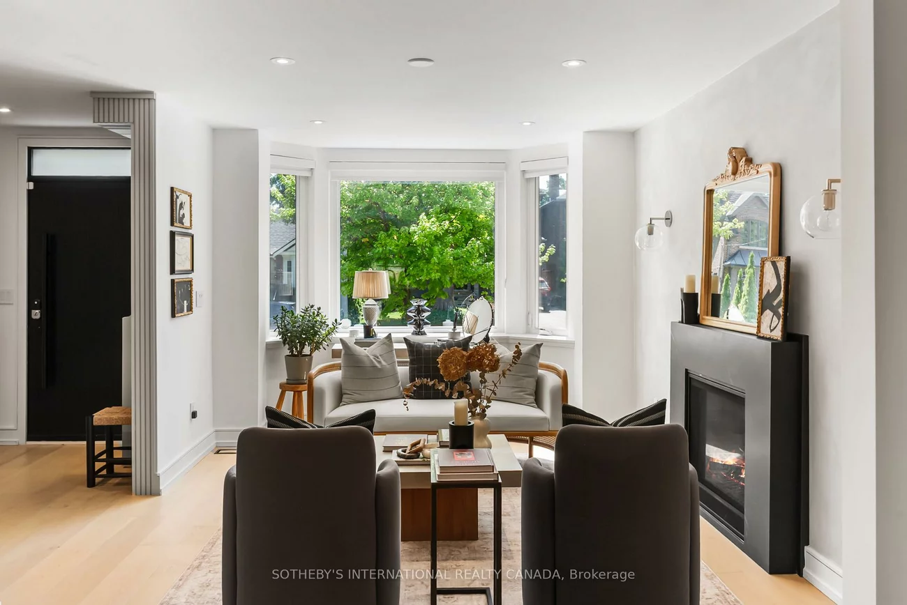 138, Airdrie, Leaside, Toronto
