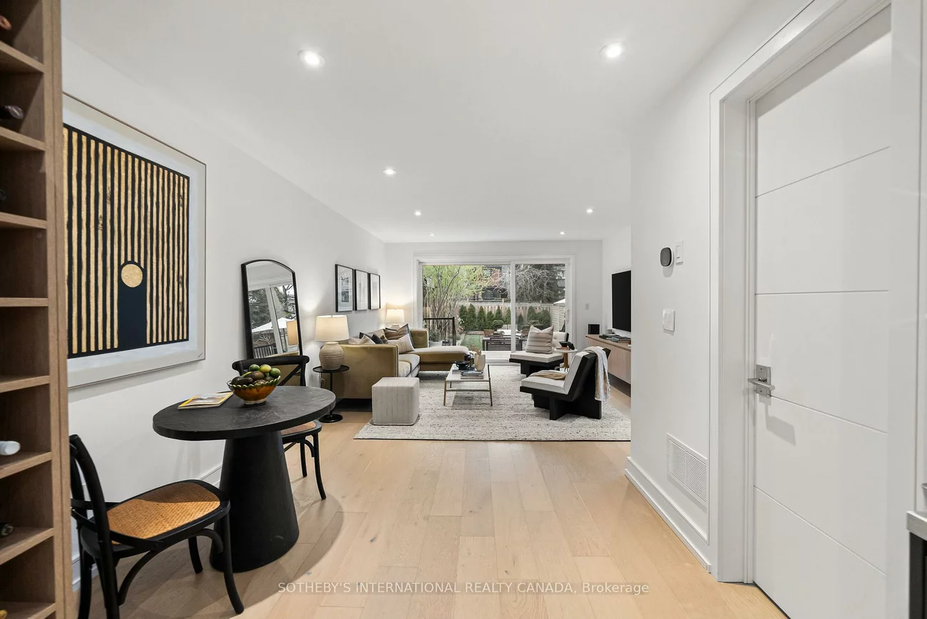 138, Airdrie, Leaside, Toronto