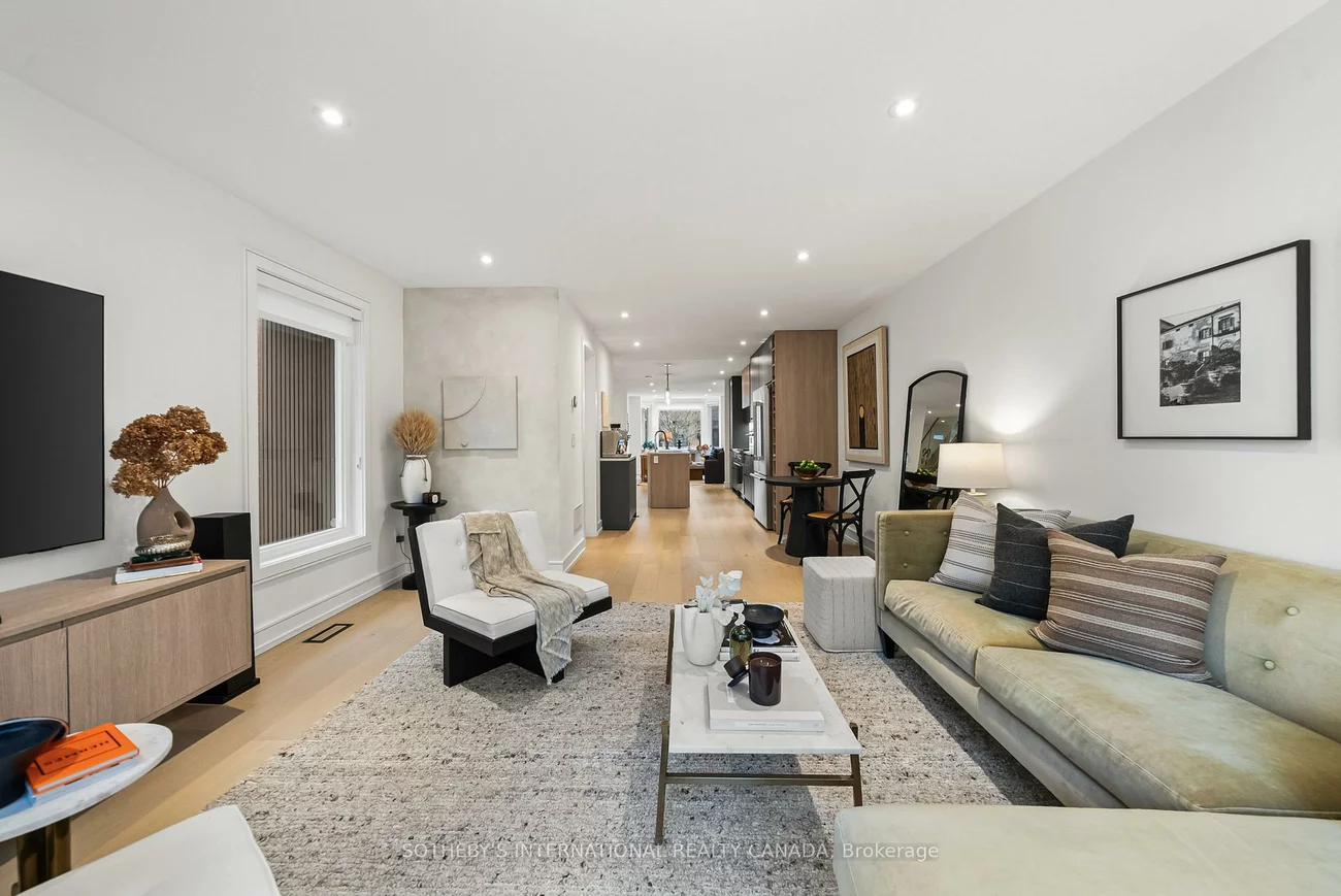 138, Airdrie, Leaside, Toronto