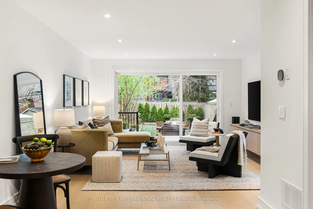 138, Airdrie, Leaside, Toronto