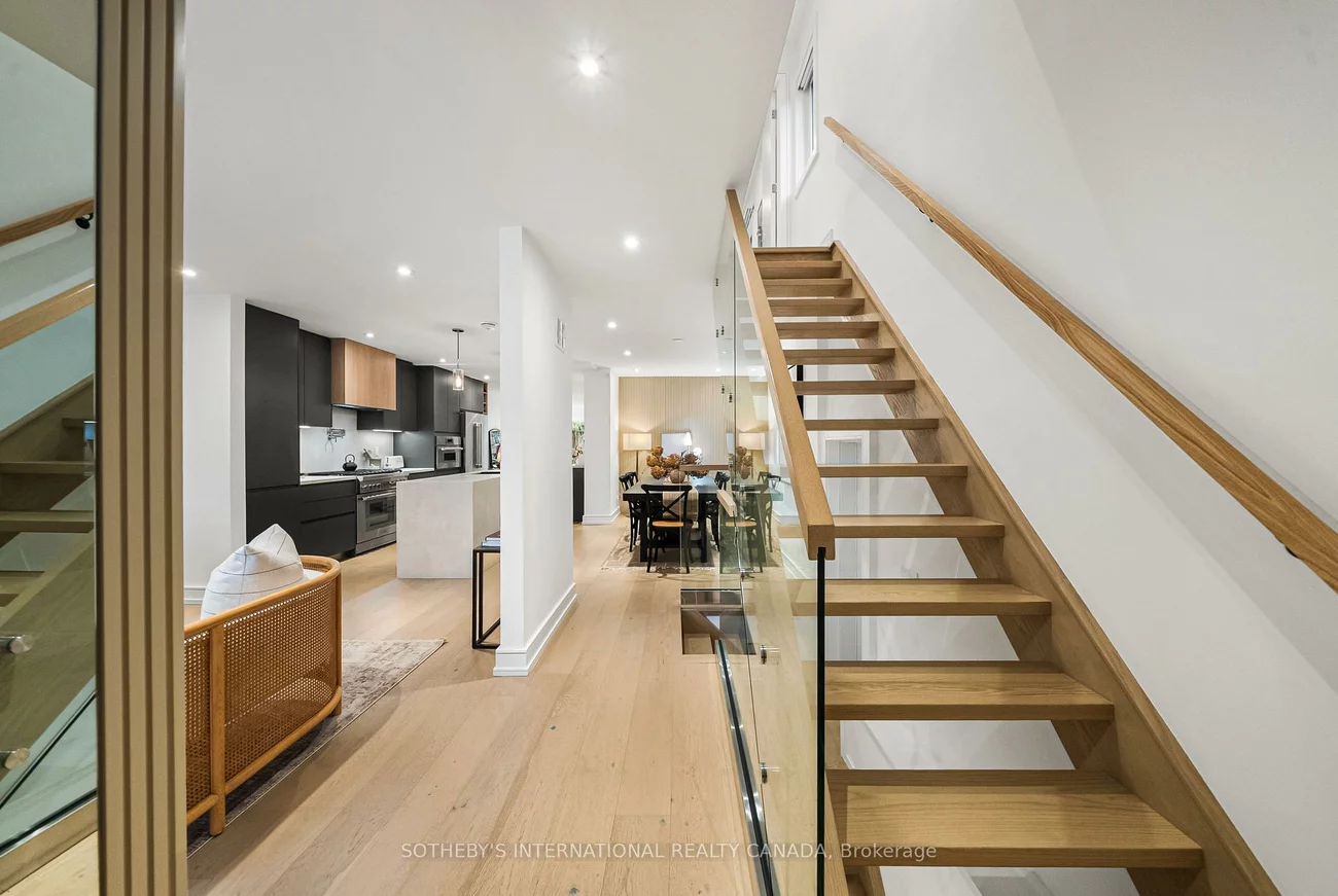 138, Airdrie, Leaside, Toronto