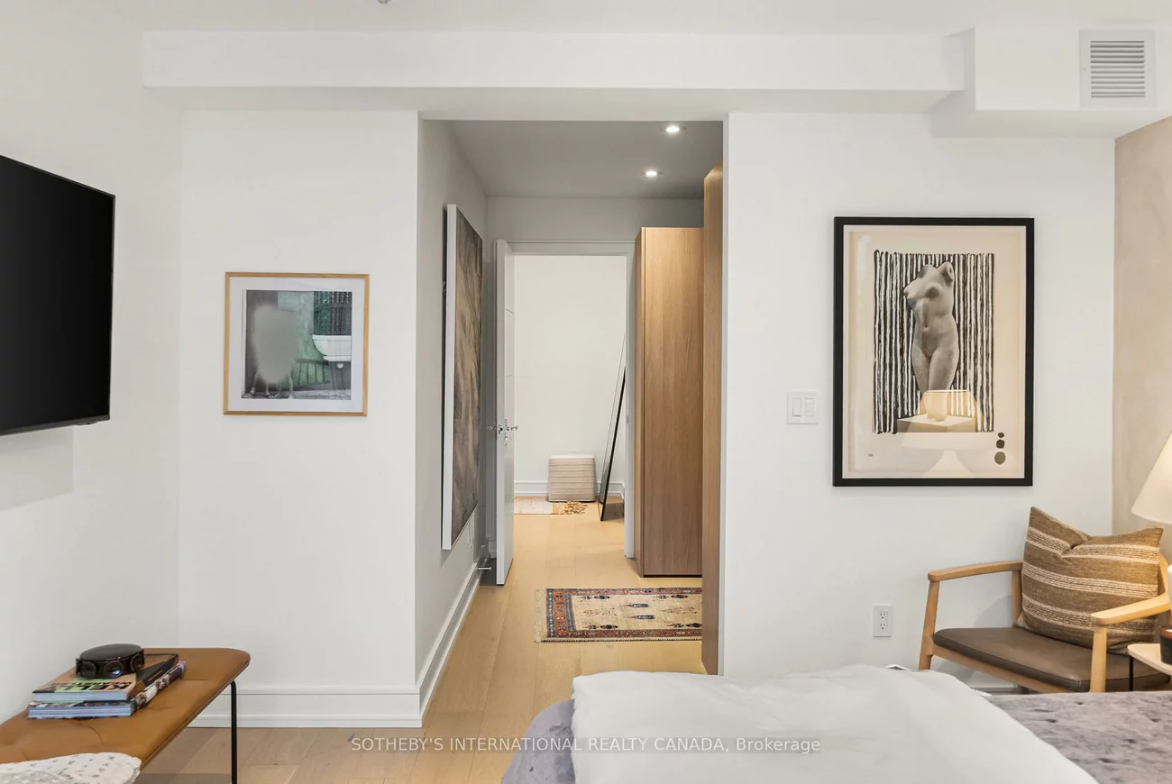 138, Airdrie, Leaside, Toronto