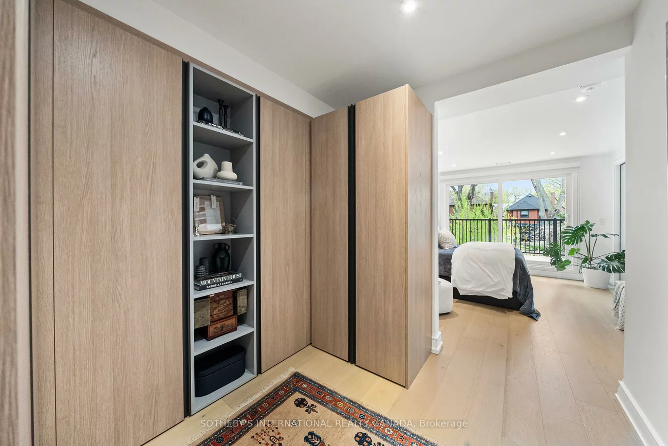 138, Airdrie, Leaside, Toronto