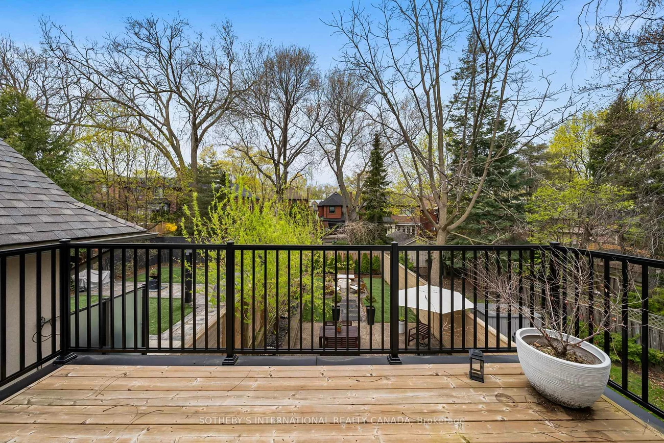 138, Airdrie, Leaside, Toronto