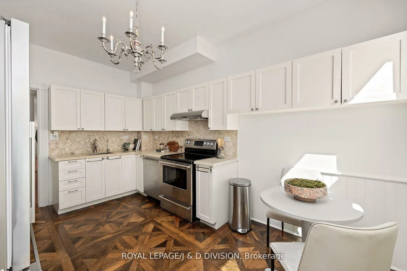 477, Roxton, Palmerston-Little Italy, Toronto