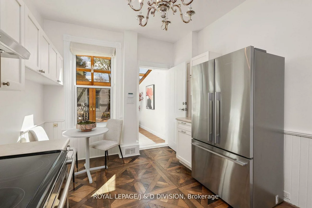 477, Roxton, Palmerston-Little Italy, Toronto