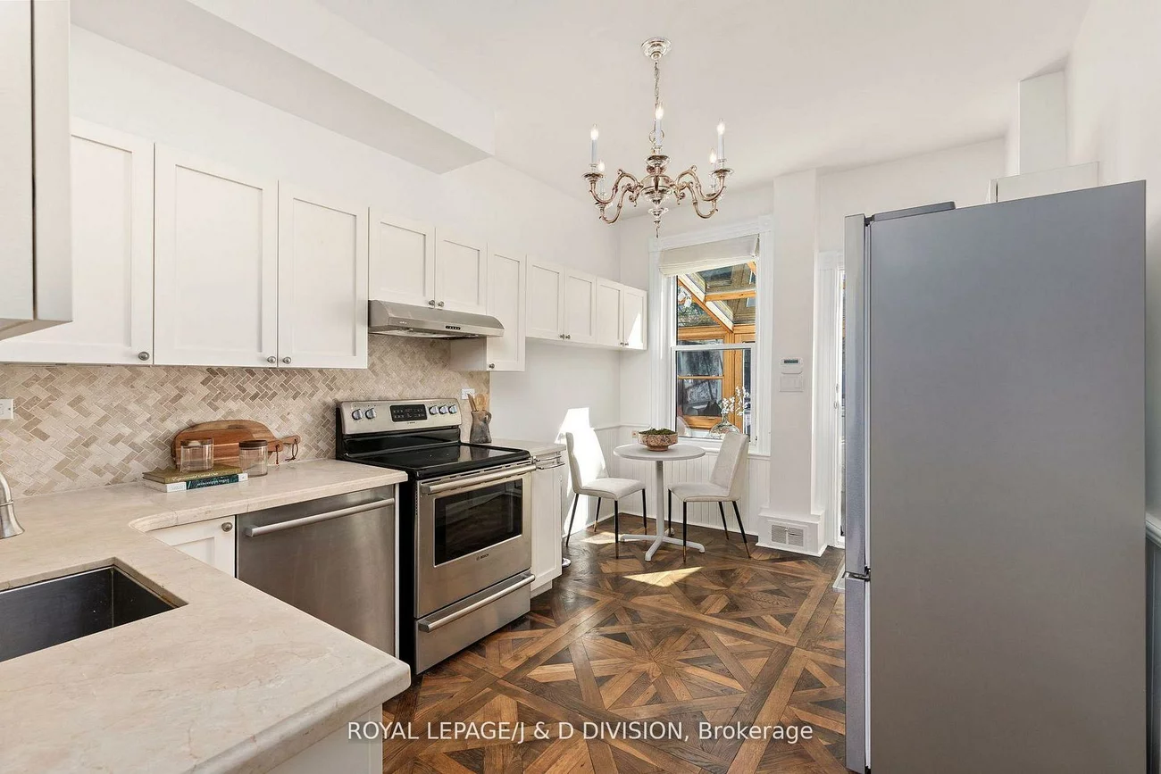477, Roxton, Palmerston-Little Italy, Toronto