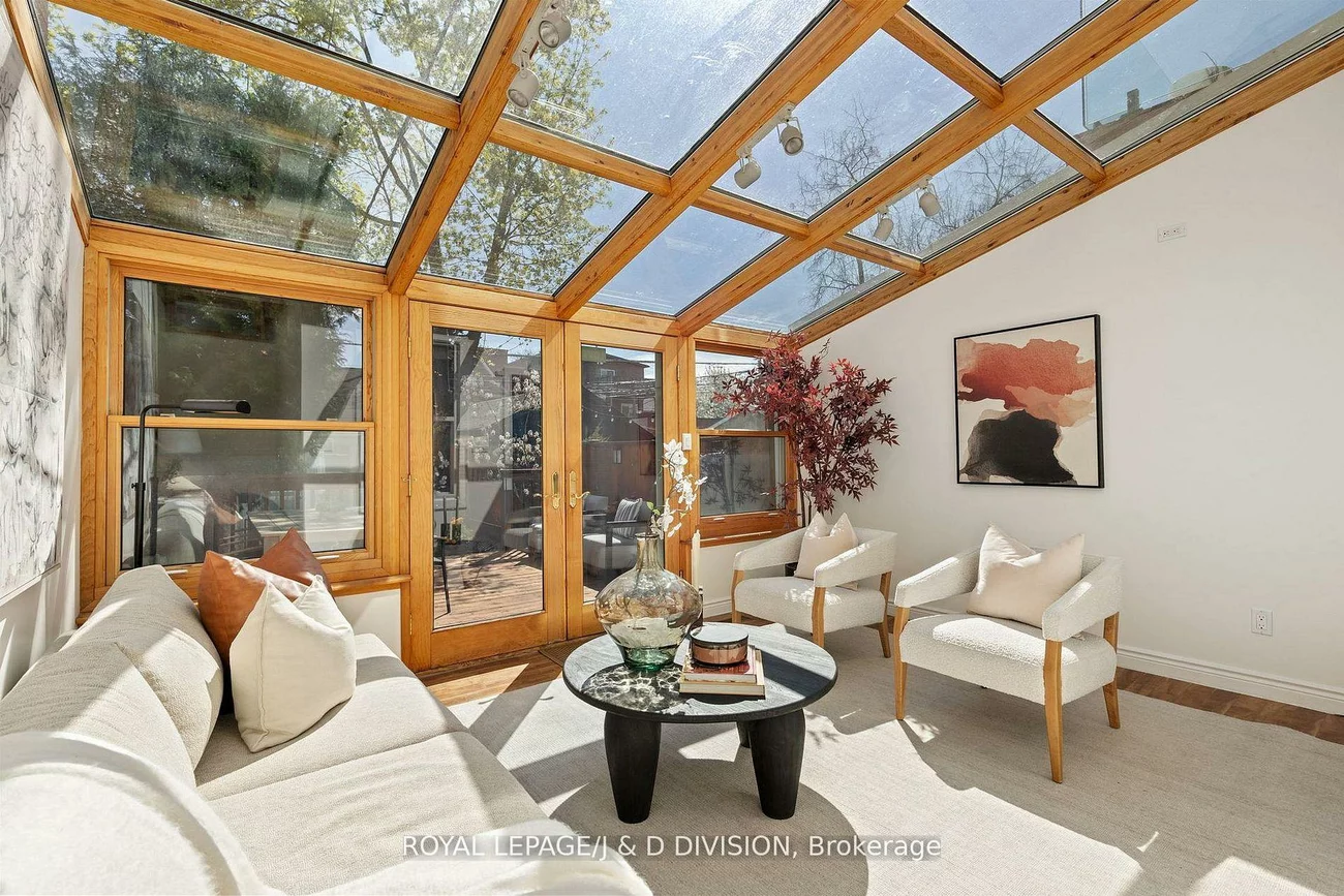 477, Roxton, Palmerston-Little Italy, Toronto