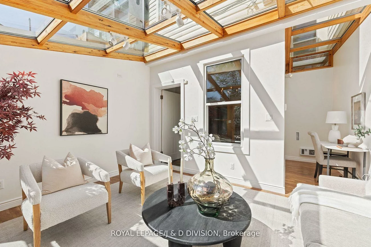 477, Roxton, Palmerston-Little Italy, Toronto