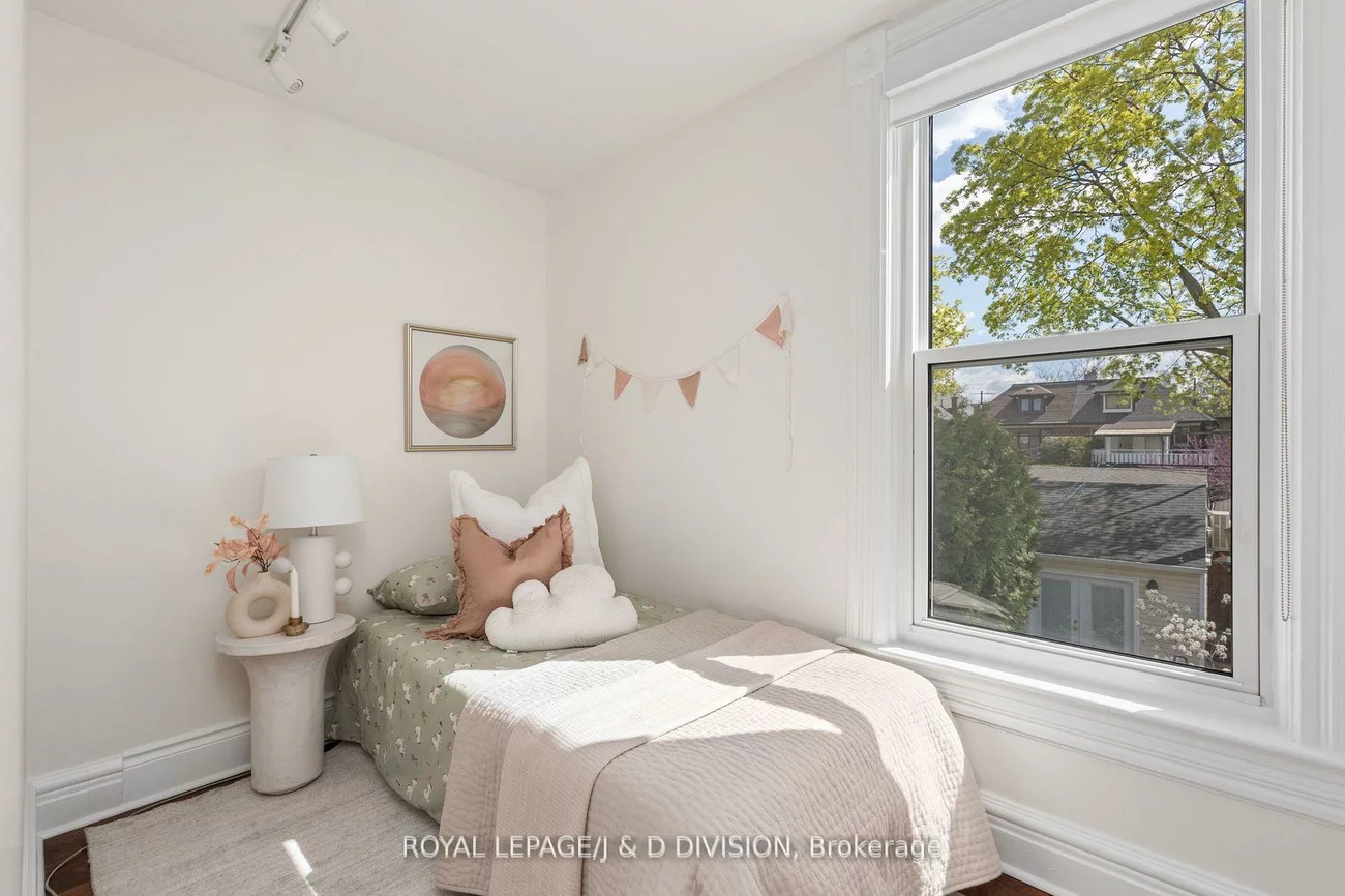 477, Roxton, Palmerston-Little Italy, Toronto