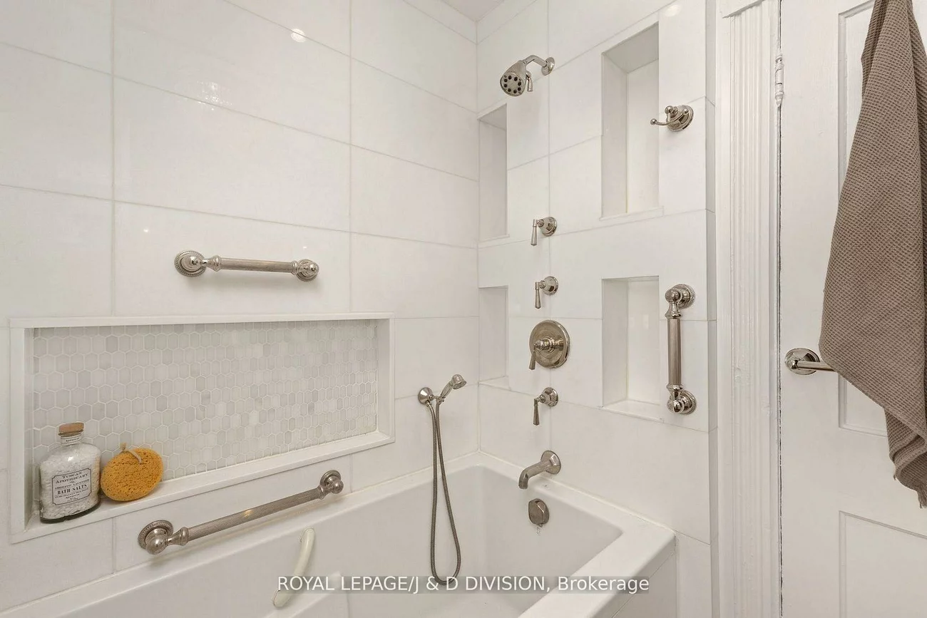 477, Roxton, Palmerston-Little Italy, Toronto