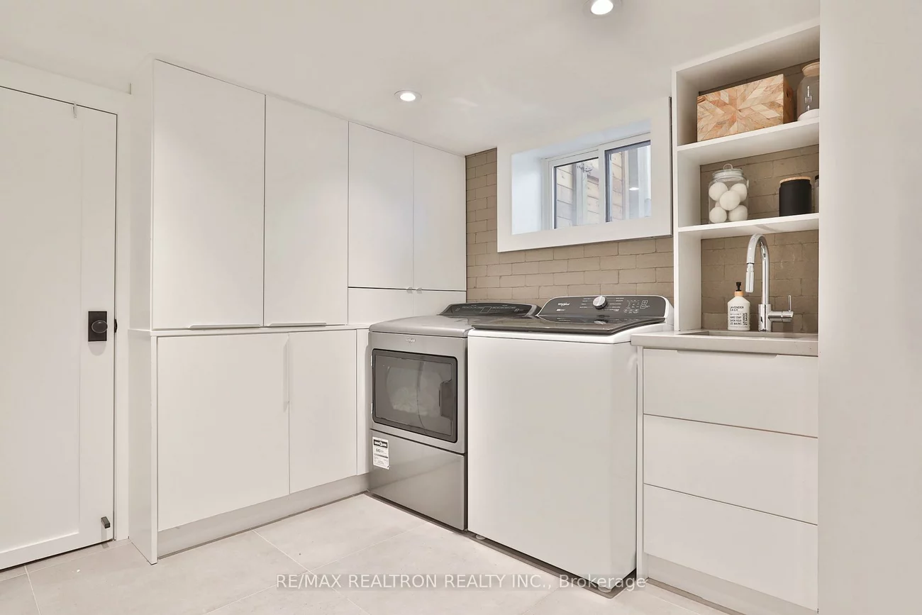 46, Gloucester, Humewood-Cedarvale, Toronto