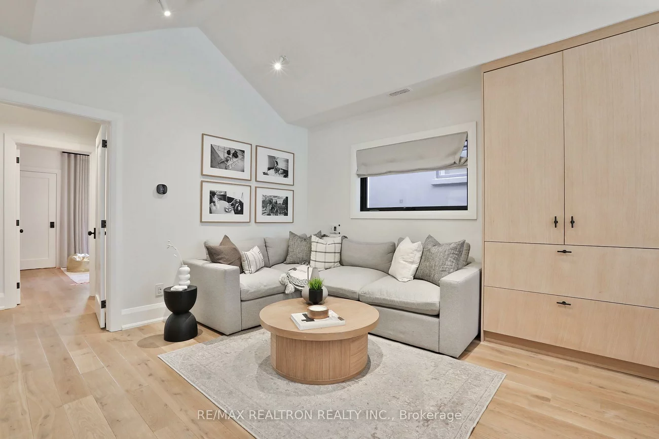 46, Gloucester, Humewood-Cedarvale, Toronto