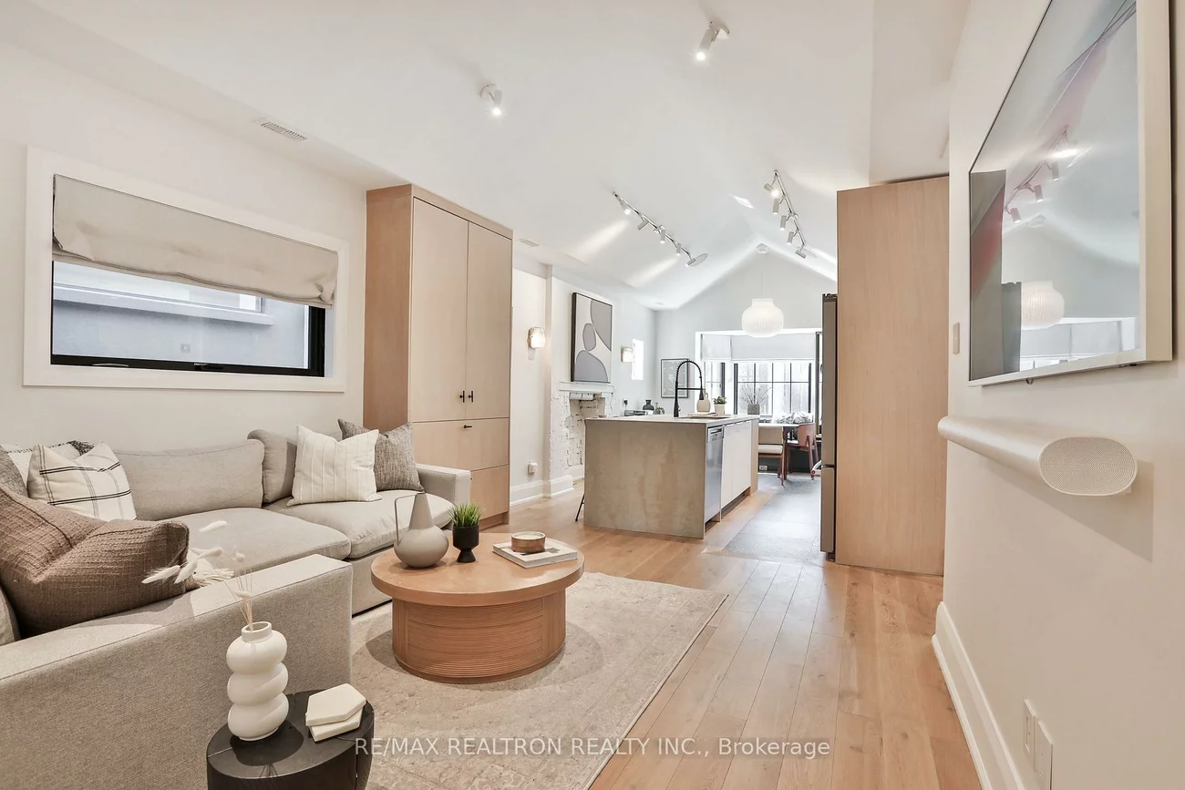 46, Gloucester, Humewood-Cedarvale, Toronto
