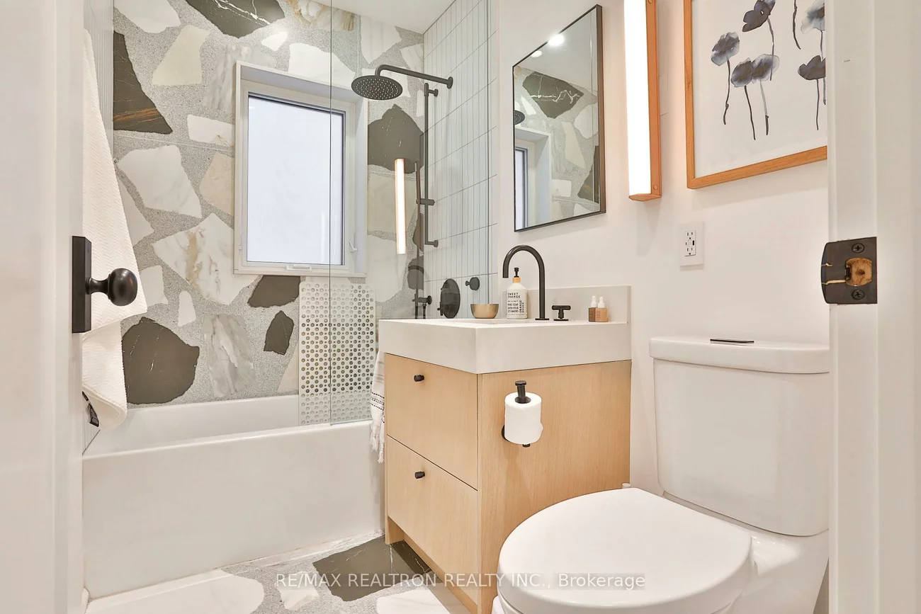 46, Gloucester, Humewood-Cedarvale, Toronto