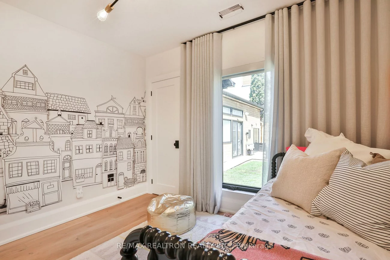 46, Gloucester, Humewood-Cedarvale, Toronto