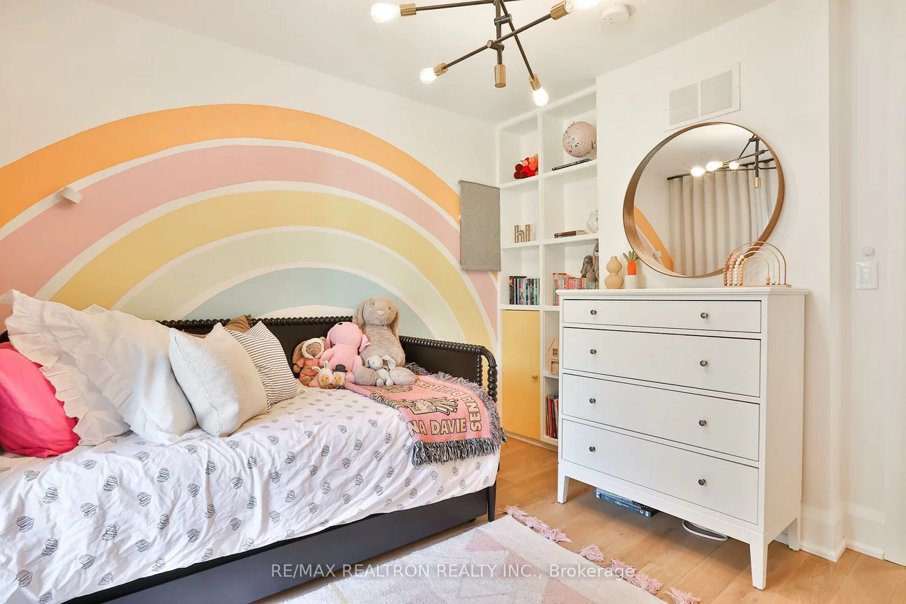 46, Gloucester, Humewood-Cedarvale, Toronto