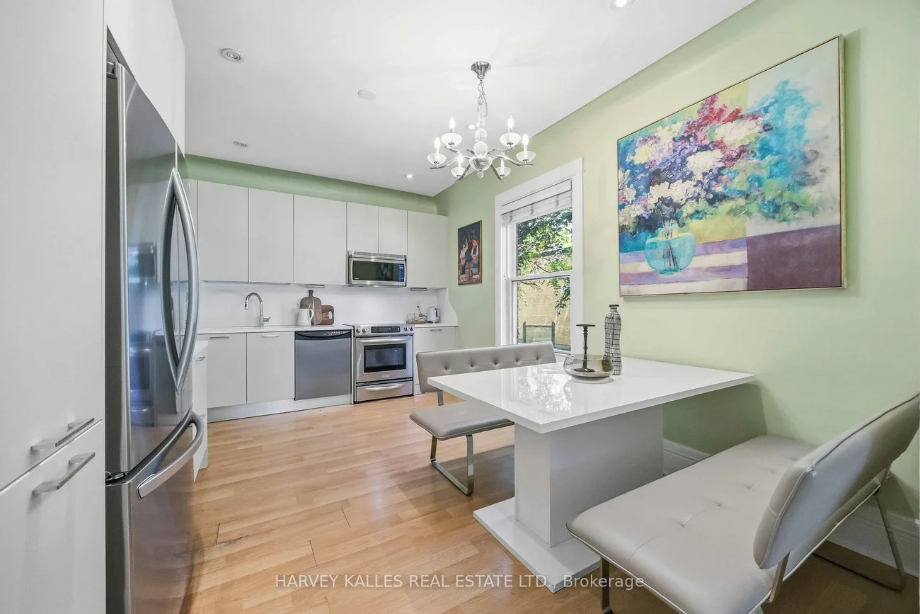110, Cottingham, Yonge-St. Clair, Toronto
