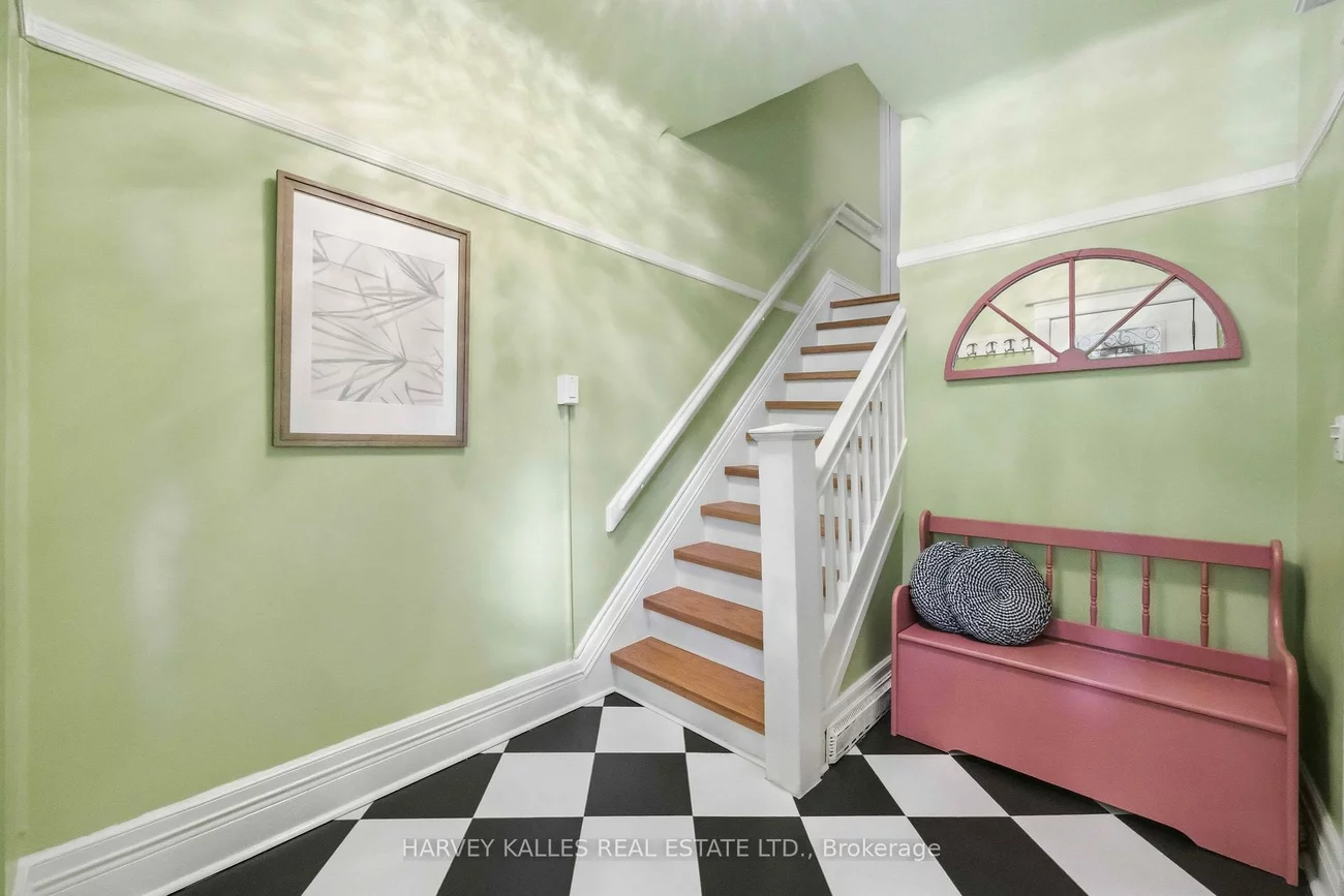 110, Cottingham, Yonge-St. Clair, Toronto