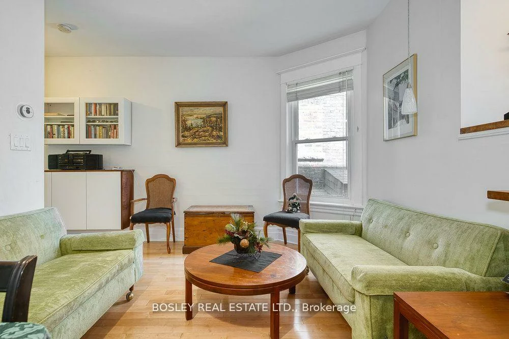 159A, Gladstone, Little Portugal, Toronto