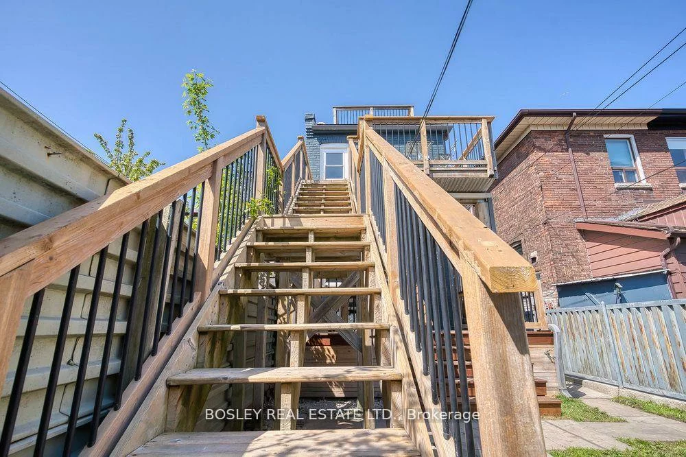 159A, Gladstone, Little Portugal, Toronto