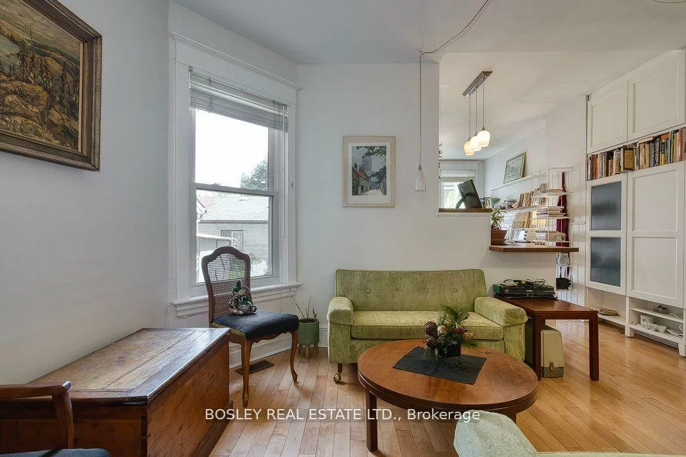 159A, Gladstone, Little Portugal, Toronto