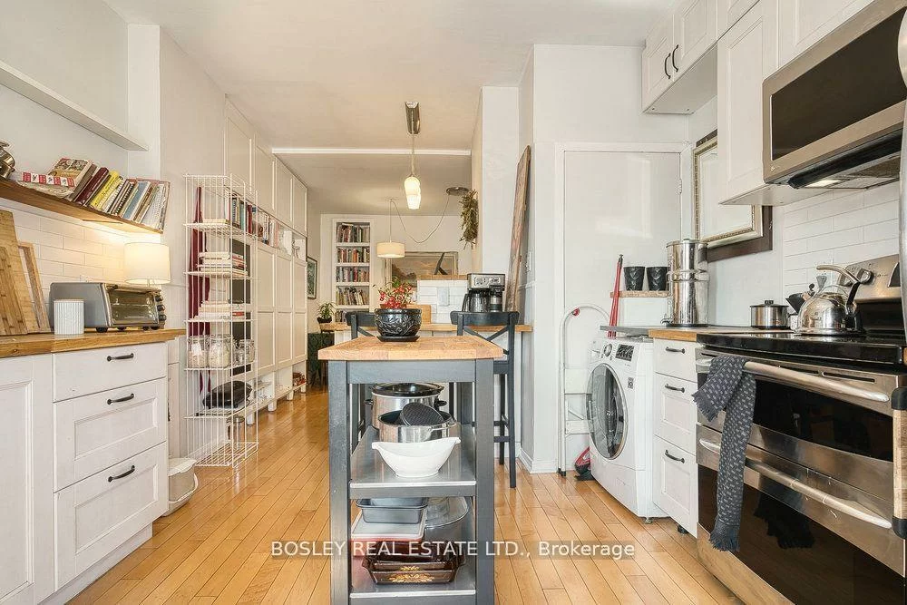 159A, Gladstone, Little Portugal, Toronto