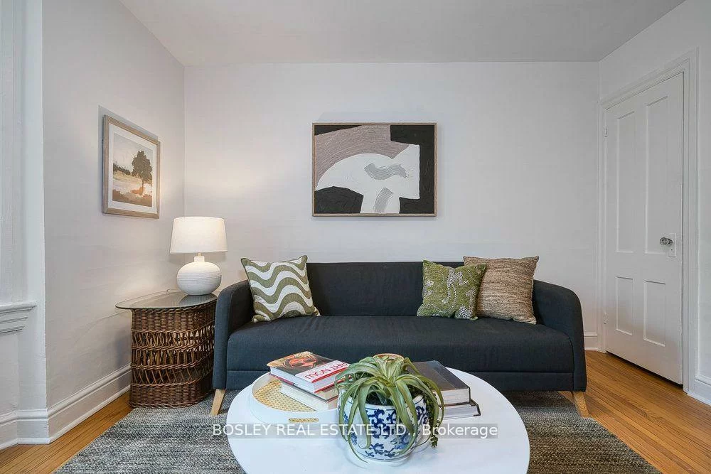 159A, Gladstone, Little Portugal, Toronto