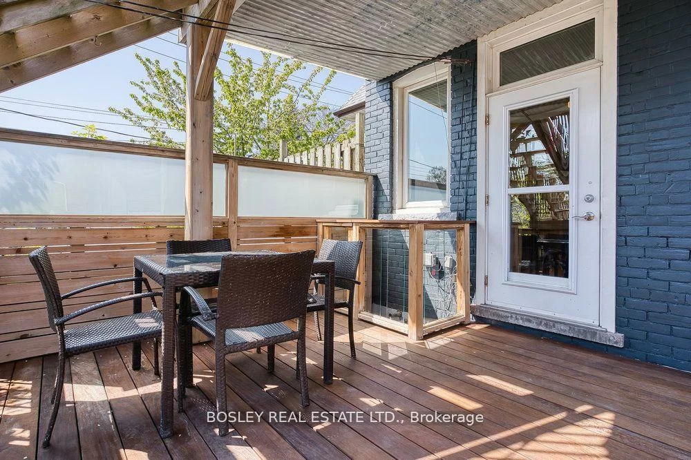 159A, Gladstone, Little Portugal, Toronto
