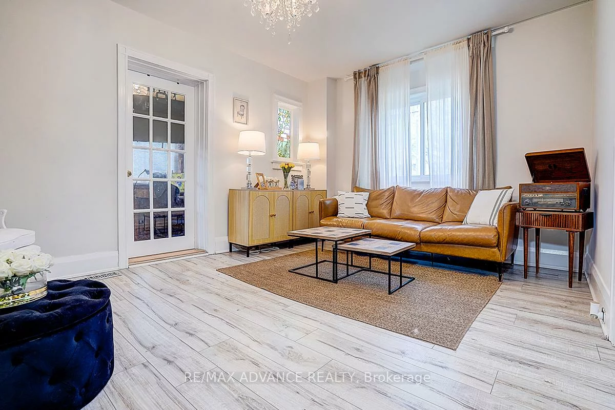 33, Castlefield, Yonge-Eglinton, Toronto