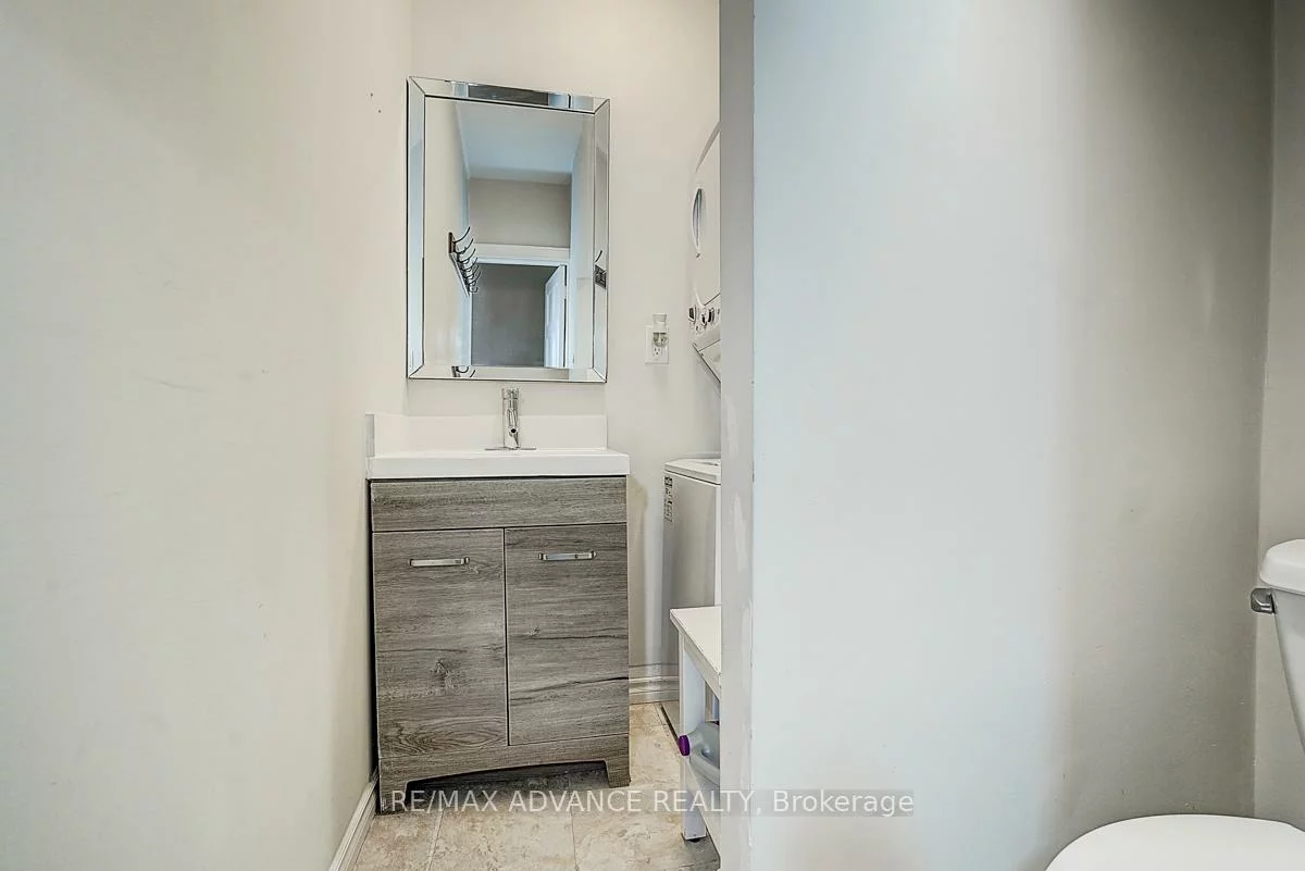 33, Castlefield, Yonge-Eglinton, Toronto