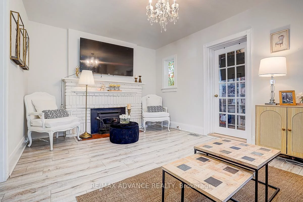 33, Castlefield, Yonge-Eglinton, Toronto