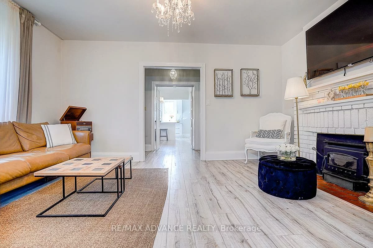 33, Castlefield, Yonge-Eglinton, Toronto