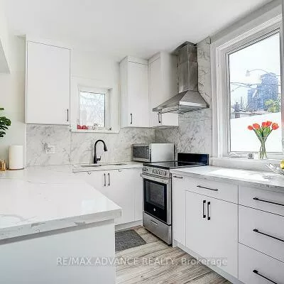 33, Castlefield, Yonge-Eglinton, Toronto
