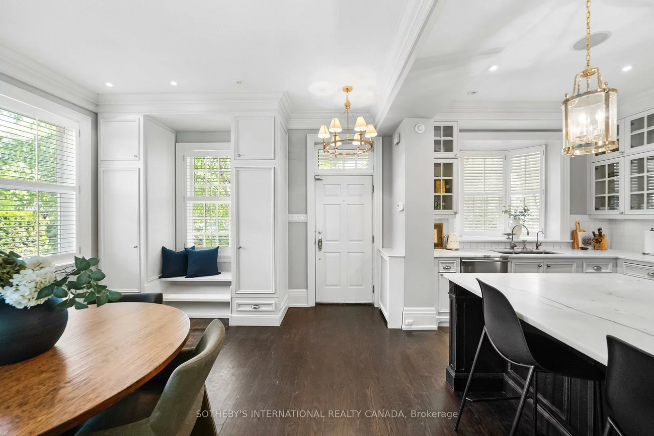 236, Poplar Plains, Casa Loma, Toronto
