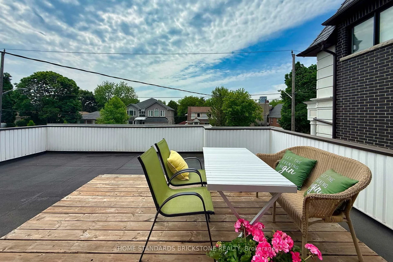 60, Madawaska, Newtonbrook East, Toronto