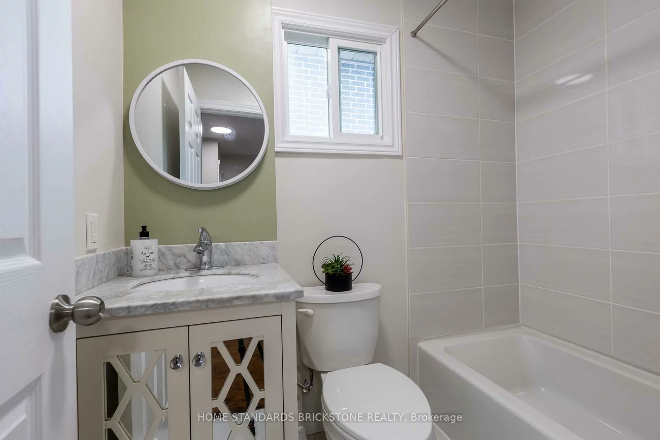 60, Madawaska, Newtonbrook East, Toronto