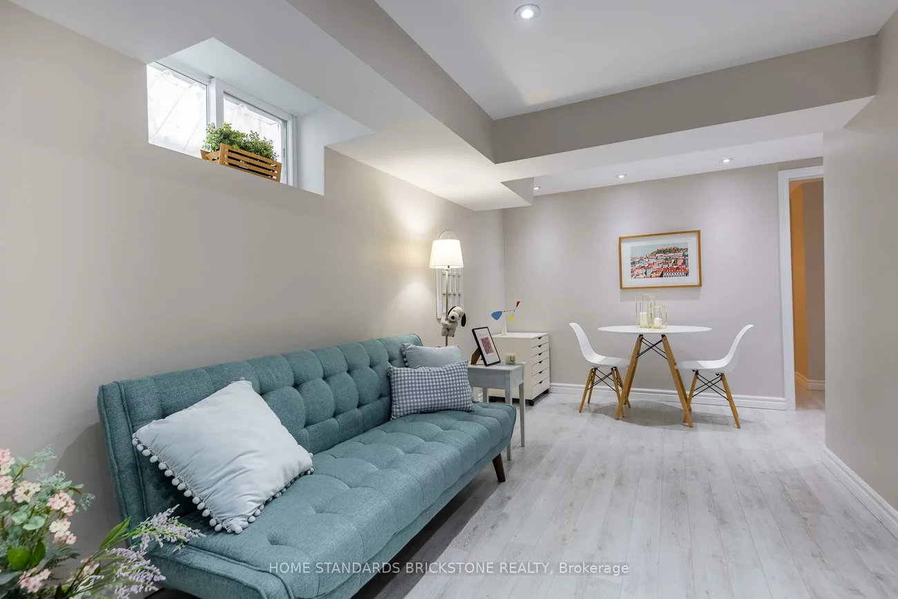 60, Madawaska, Newtonbrook East, Toronto