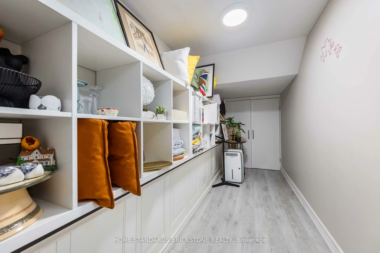 60, Madawaska, Newtonbrook East, Toronto