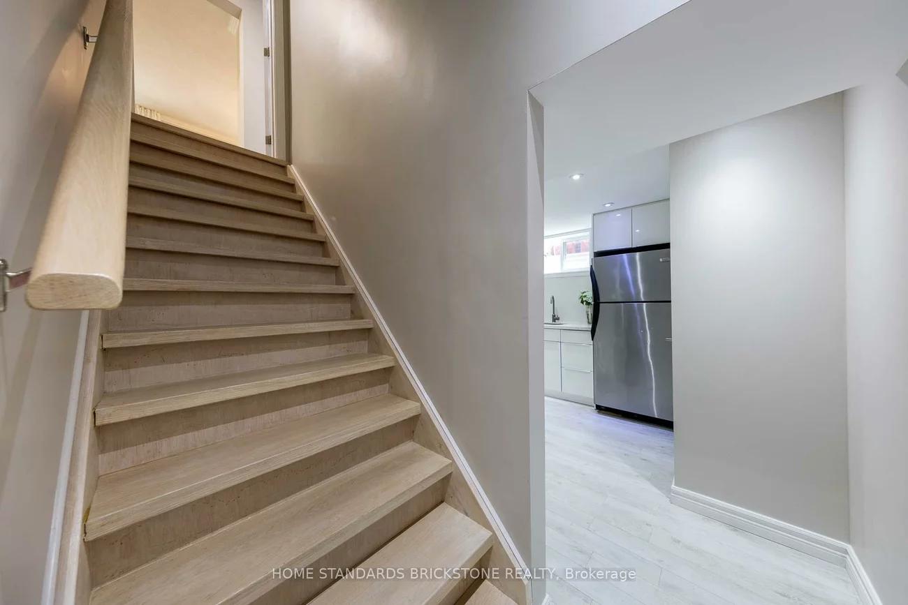 60, Madawaska, Newtonbrook East, Toronto