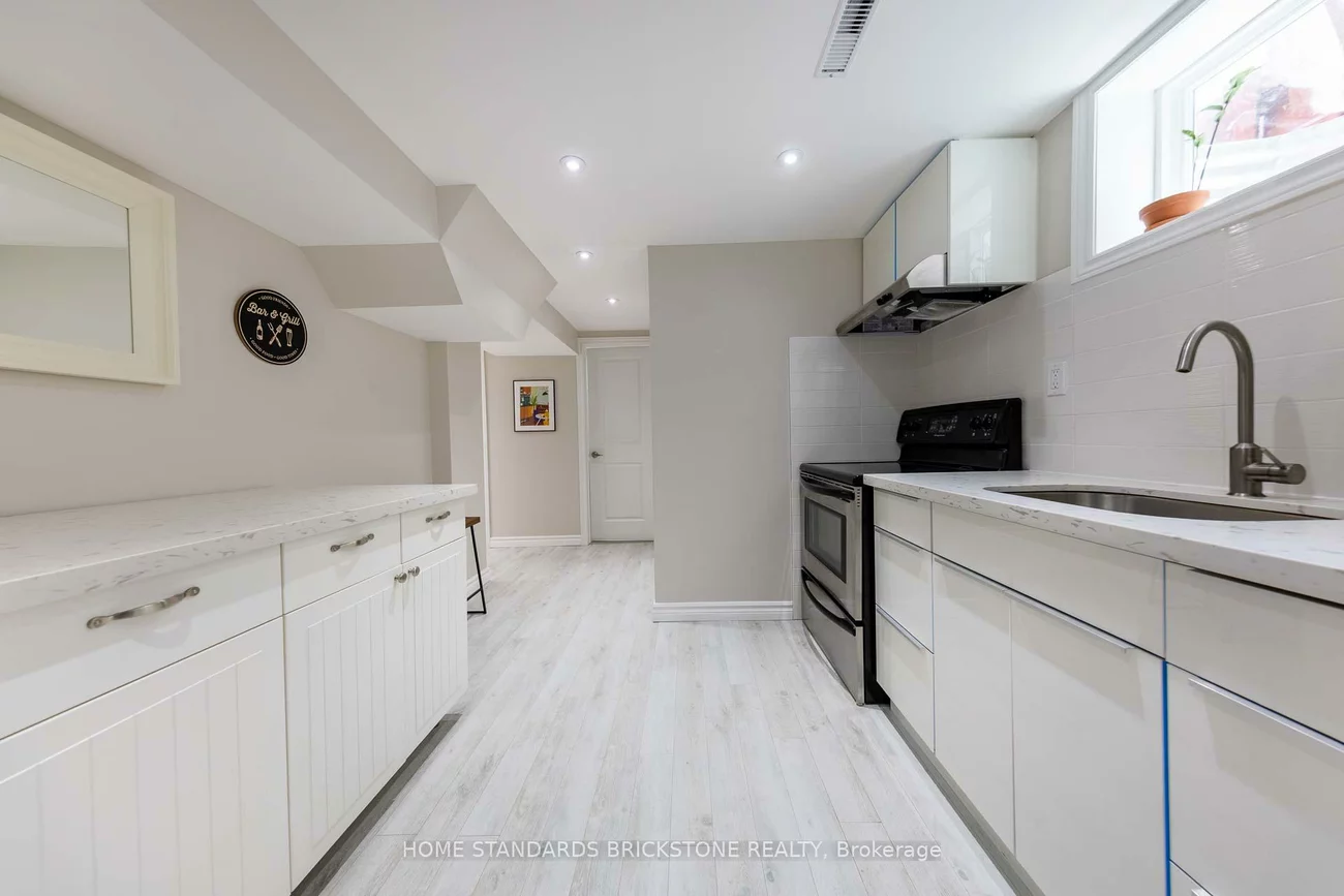 60, Madawaska, Newtonbrook East, Toronto