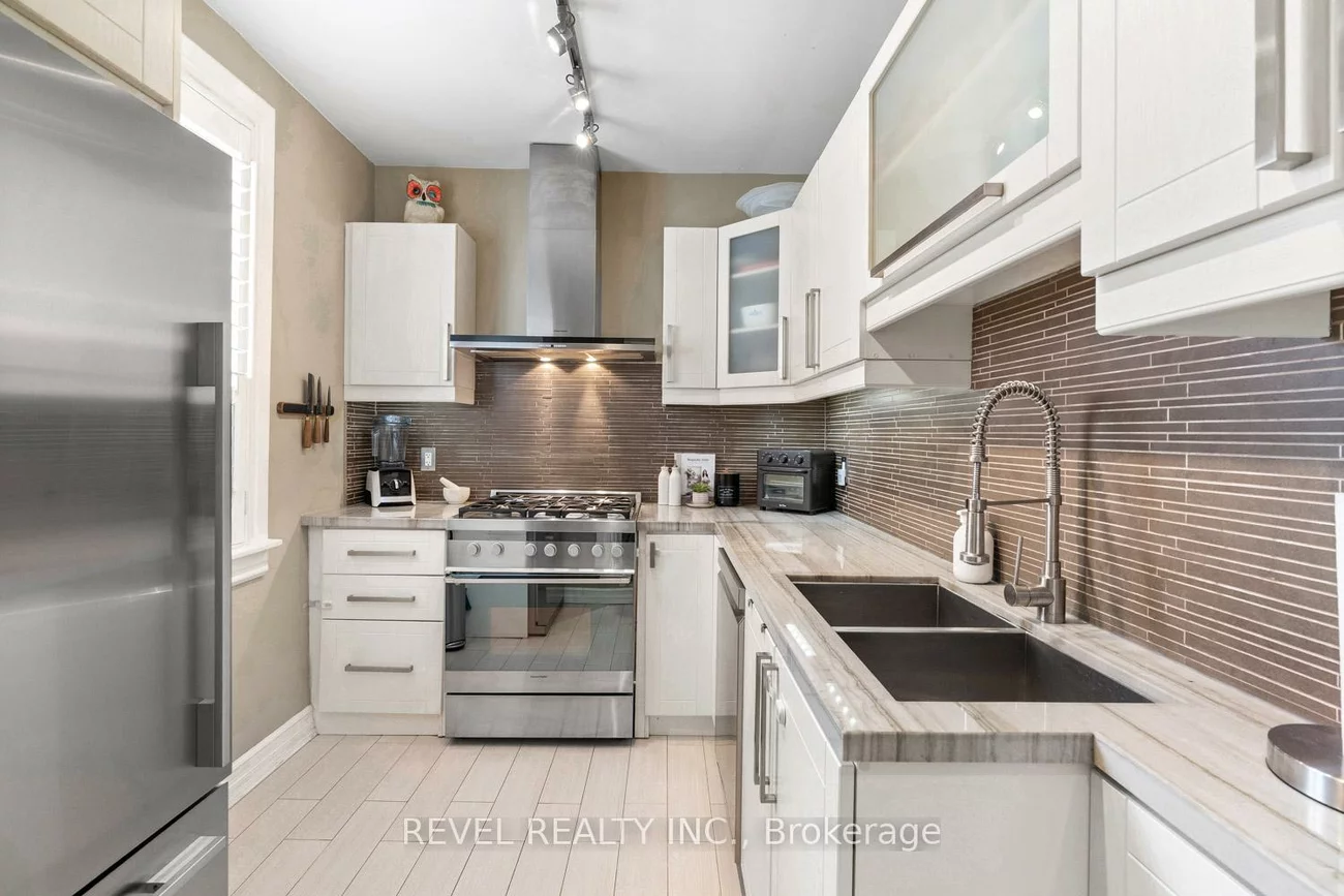 29, Shannon, Trinity-Bellwoods, Toronto