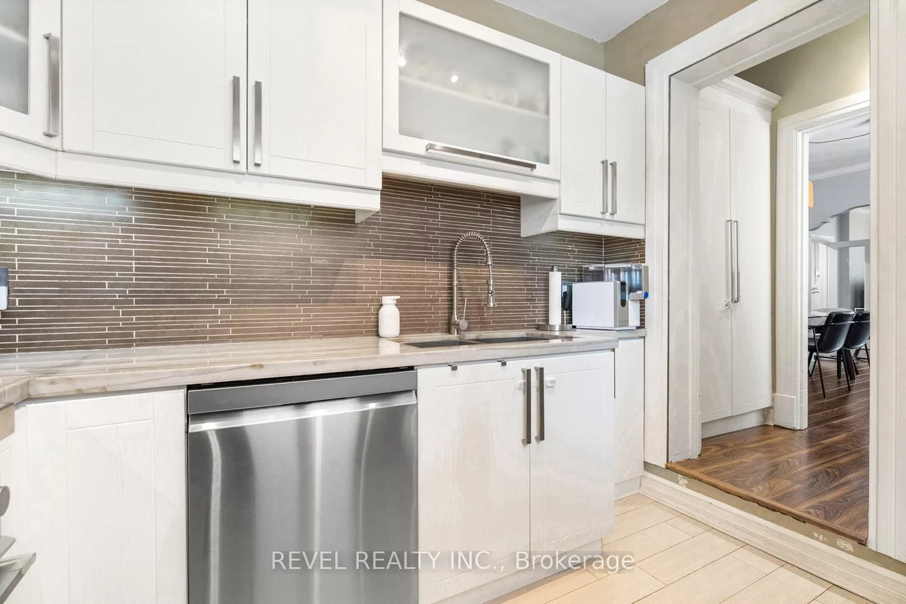 29, Shannon, Trinity-Bellwoods, Toronto