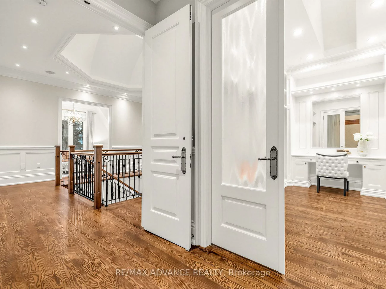5, Lloydminster, Newtonbrook East, Toronto