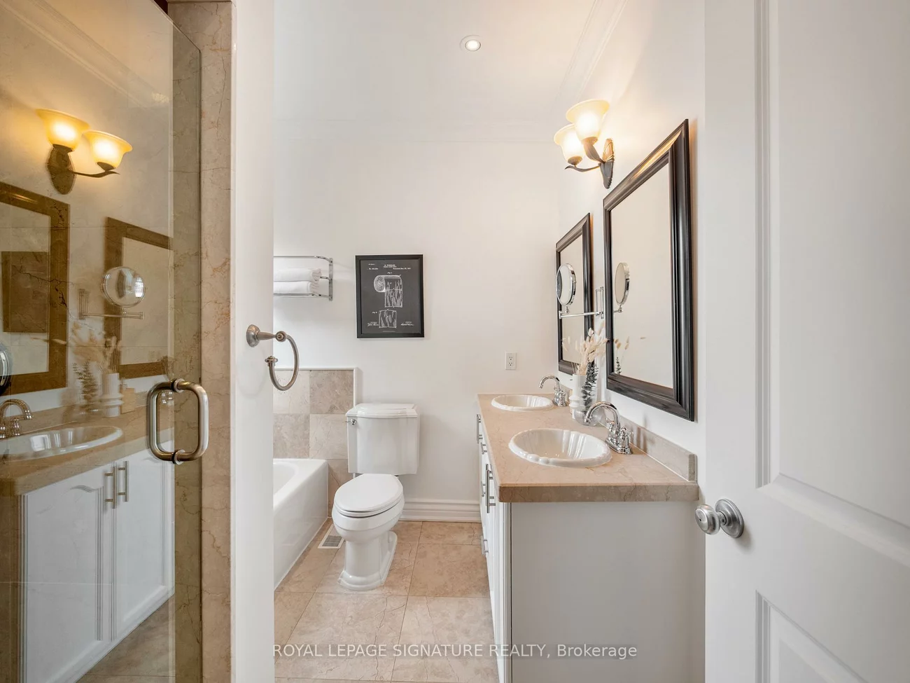 4, Whitaker, Niagara, Toronto