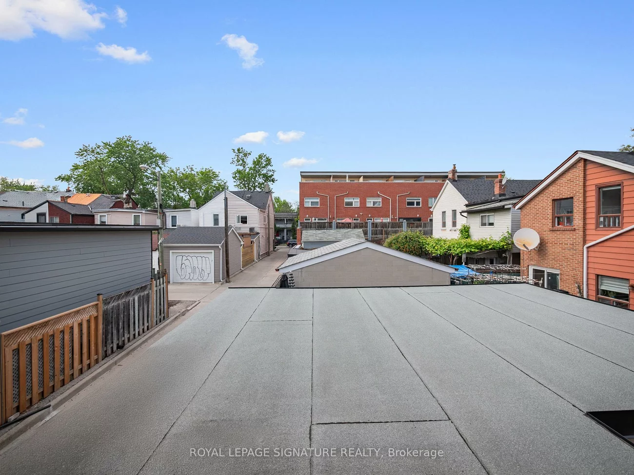 4, Whitaker, Niagara, Toronto