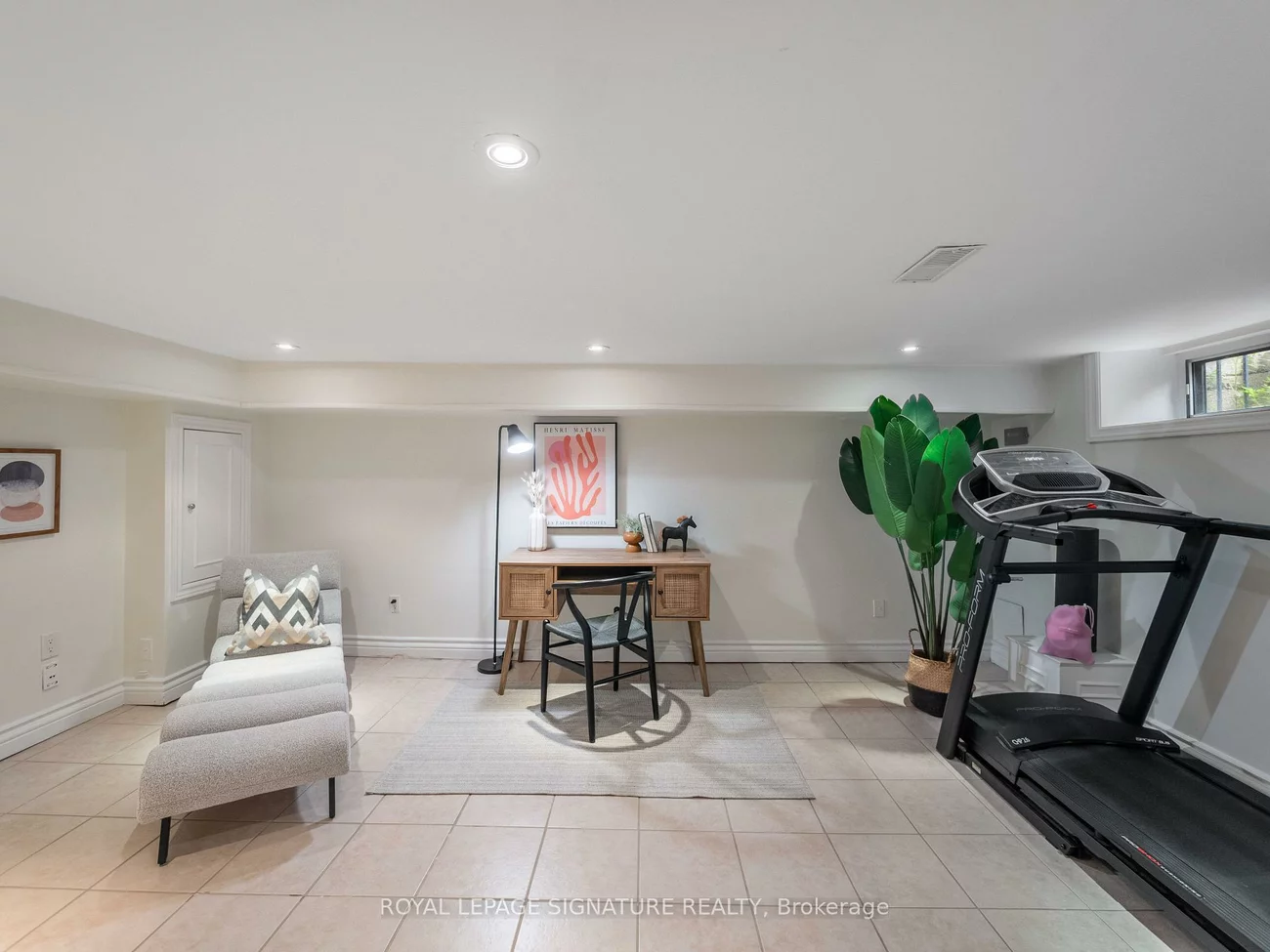 4, Whitaker, Niagara, Toronto